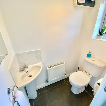Free Private Parking! Oakley House And Garden! Fully Equipped 4 Comfy Beds Villa Corby Exterior photo