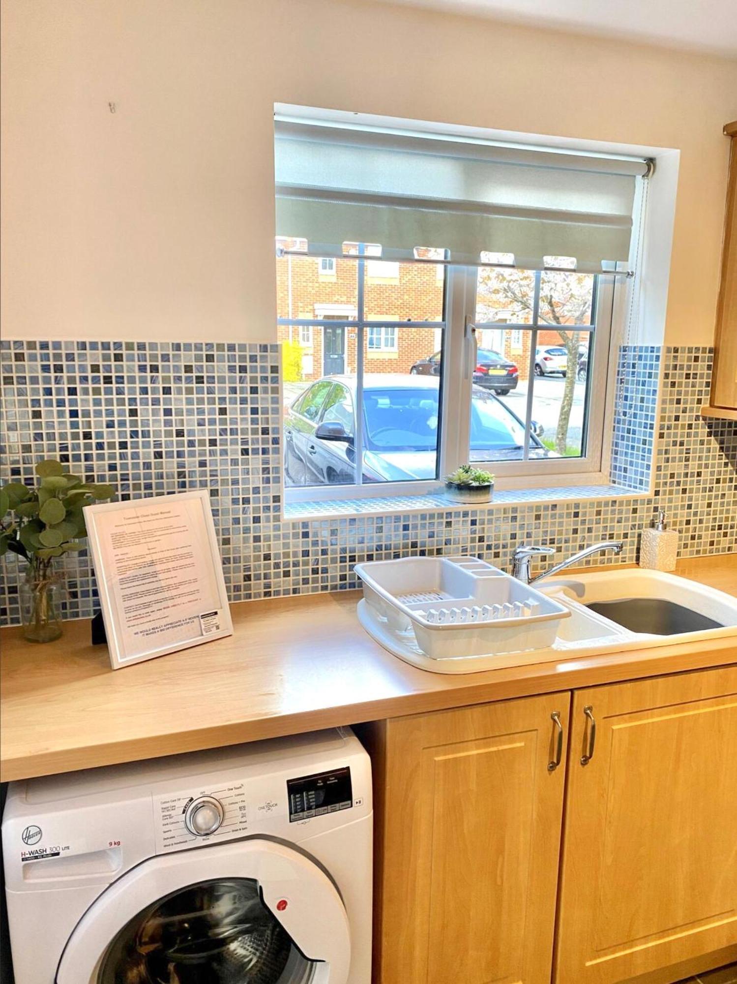 Holiday home Free Private Parking! Oakley House And Garden! Fully Equipped 4 Comfy Beds Corby